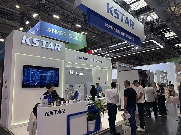 KSTAR presenta soluciones inteligentes de almacenamiento de energía en Solar & Storage Live UK 2025